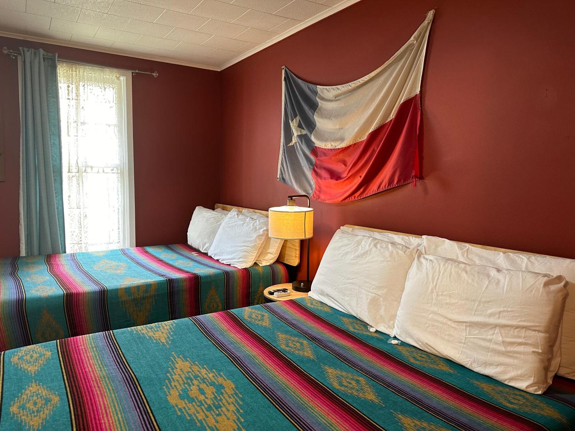 Hotel Kitsmiller On Main Fredericksburg Luaran gambar