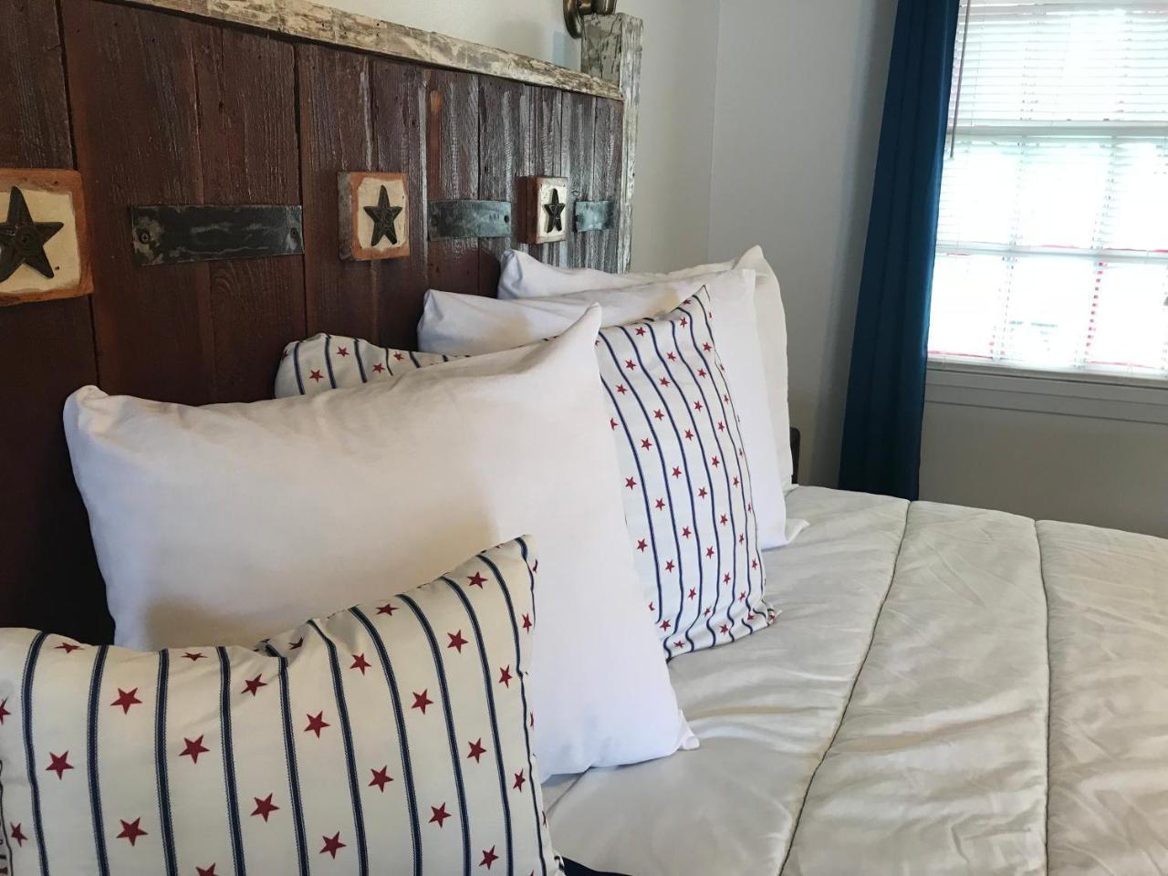 Hotel Kitsmiller On Main Fredericksburg Luaran gambar